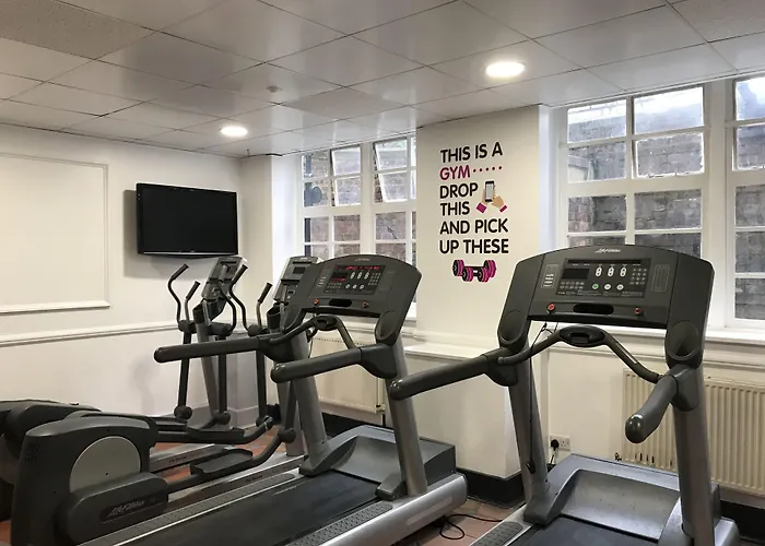 Bowden Court Hostel London